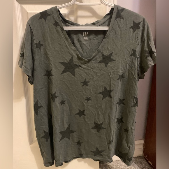 GAP Tops - 3/$20 Star pattern tee